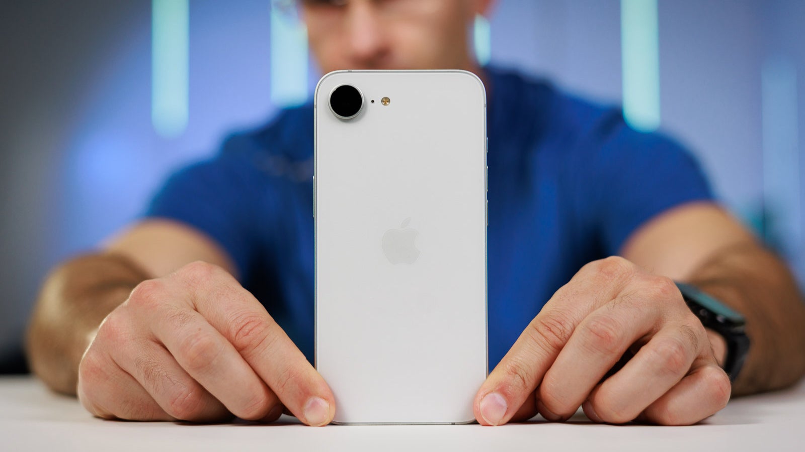 Apple facilite l'auto-réparation : les pièces détachées de l'iPhone 17e déjà disponibles