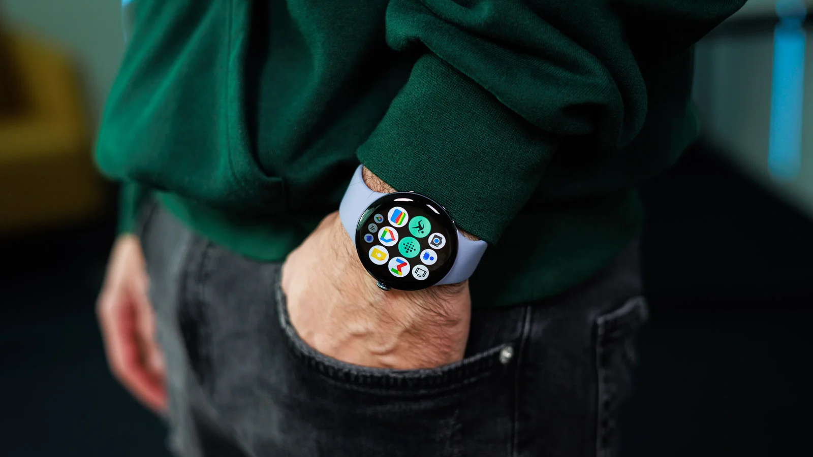 La Pixel Watch 4 grande taille chute à son prix le plus bas