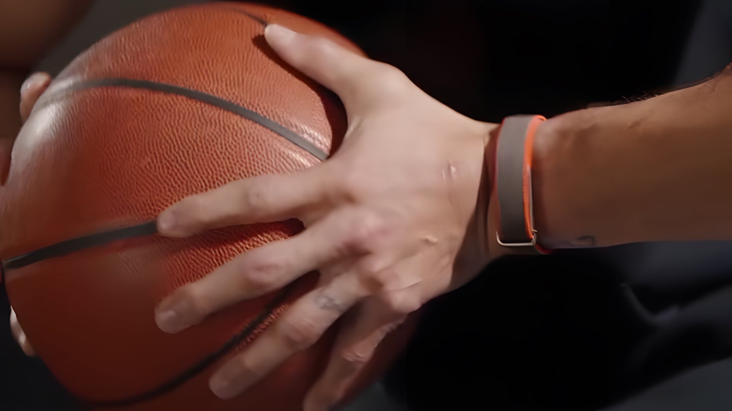 Stephen Curry porte secrètement la nouvelle Fitbit de Google
