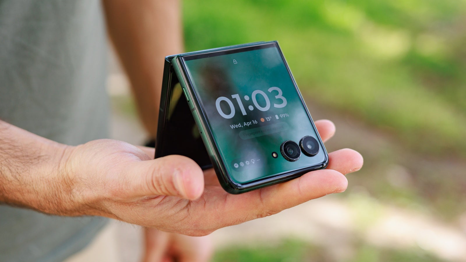 Le Motorola Razr Ultra 512 Go chute à prix cassé sur Amazon