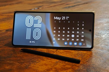Le Motorola Razr Fold m'a réconcilié avec le stylet