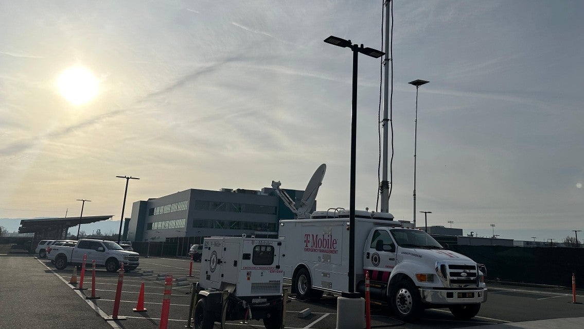 Comment T-Mobile révolutionne le réseau des festivals avec Starlink